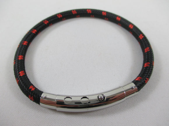 Sailcord adjustable bracelet in black and red